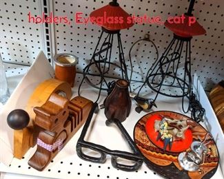 Lot 1453 Lot Hairpin lamps, Ring holders, Eyeglass statue, cat p