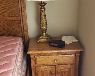 Oak night table, lamp