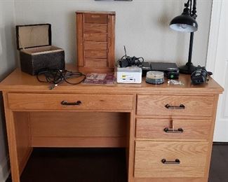 oak desk, accessories