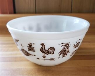 Pyrex Early American 402