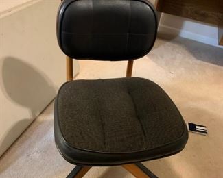 #15	Wood Rolling Vintage Black Fabric/pleather desk chair	 $40.00 
