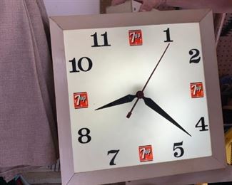 #64	7-UP Spinning Commercial /Clock that works and lights up  18x18	 $250.00 
