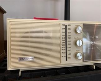 #134	Zenith FM AM solid state radio model 3412w	 $20.00 
