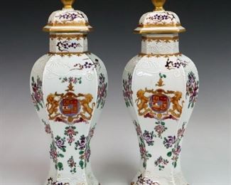 19th century Pair of Samson Covered Urns