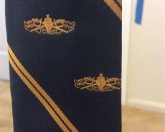 Vintage NAVY Golden Clasp Tie