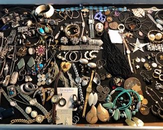 Jewelry case 