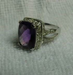 Lab Purple Sapphire w/Diamond