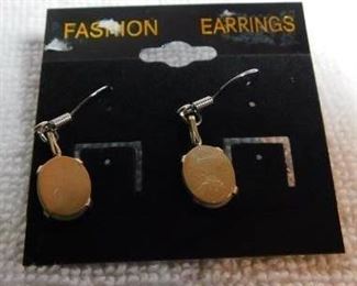 White Hornblonde Goldnite Earrings