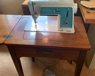 P-OF-7   $70  Singer Touch and Sew #628