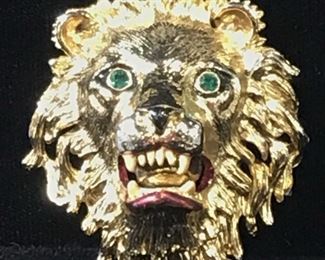 Signed Lion Head Figural Gold Toned Brooch