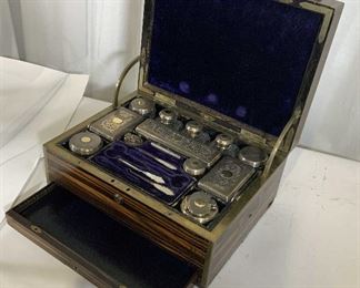 George IV GentlemenÂ’s Fitted Travel Chest