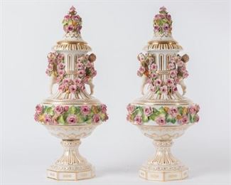 35: Dresden (Carl Thieme) Porcelain Urns, Pair