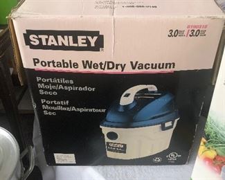 Portable wet dry Vacuum
