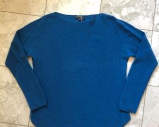 $30 - DESIGNER Vince 100% cashmere sweater - Size large