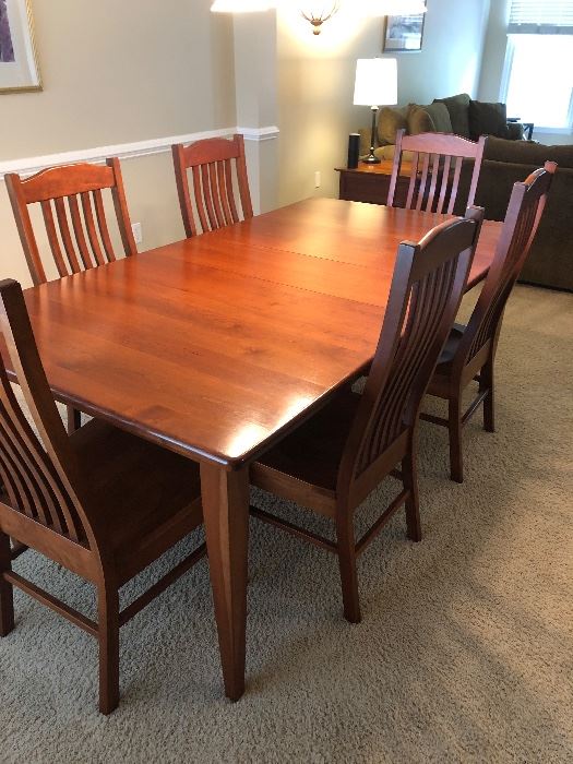 BEAUTIFUL CHERRY AMISH DINING TABLE WITH 7 CHAIRS  and 2 LEAFS