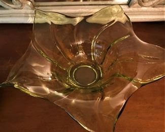 Amber art glass "flower" bowl