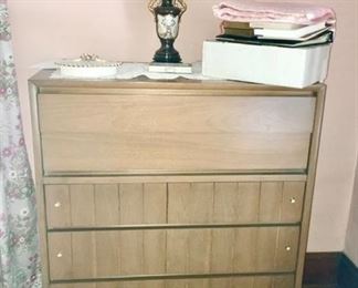 Mid-Century chest of drawers, lamp