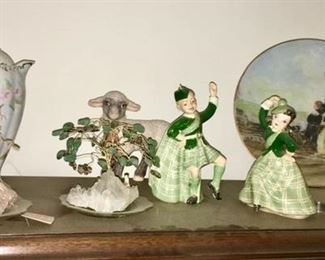 Decorative porcelain, ceramic collectibles