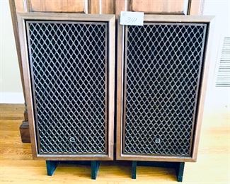 Pair of vintage Sansui speakers 
15 inches wide by 12.5 inches deep by 26 inches tall $160