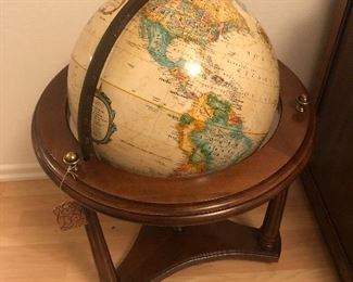 lovely condition on  this wood standing globe 