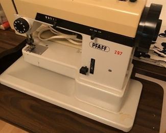 pfaff 297 sewing machine and table 