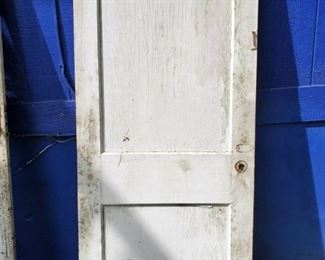 White Wooden Door. with Latch . No Handle