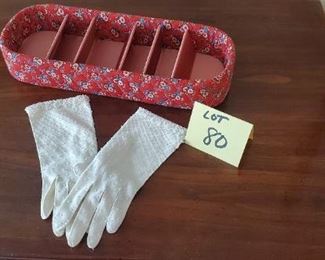 Lot #80 - $6 Organizer & Gloves