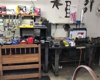 Workbenches and more in the workshop.
