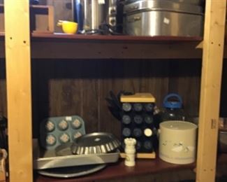 Various kitchen items