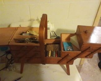 Small sewing box with contents