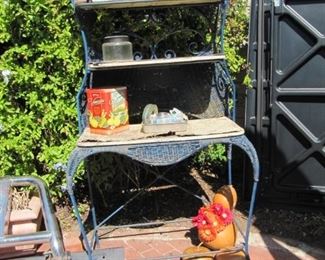 Wicker patio plant rack