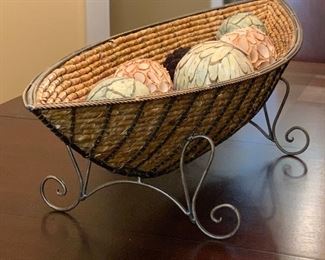 Iron & Wicker Rustic Centerpiece Decor 10x37x13in HxWxD