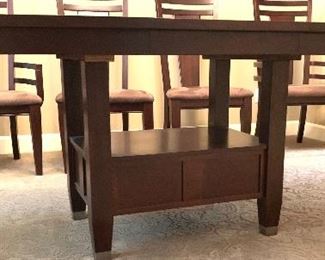 Broyhill Contemporary Dark Hardwood dining table w/ 6 Chairs	Table: 29.75x42x60-78 Chair: 41x22x22 seat: 17.5in	HxWxD