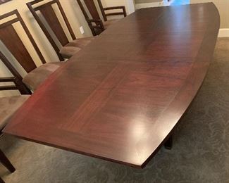 Broyhill Contemporary Dark Hardwood dining table w/ 6 Chairs	Table: 29.75x42x60-78 Chair: 41x22x22 seat: 17.5in	HxWxD