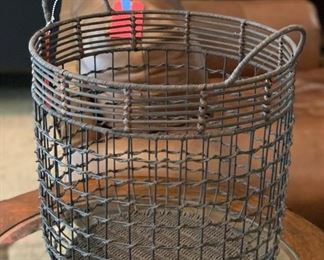 Wire Decor Basket	16x14x14	HxWxD