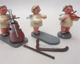 Mini wood musicians