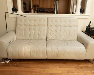 Roche Bobois Zero Clearance Grey Leather Power Recliner Sofa *WAS $3850* Now $2,800
90 x 25 x 40