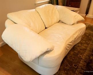 Kidney Shaped Off-White Leather Loveseat $325
55 x 25 x 26