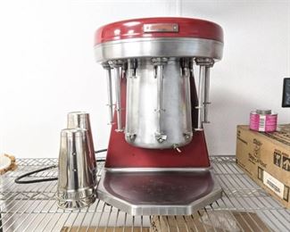 Multimixer Dive Station Milk Shake Station, Comes With Five Cups 9B