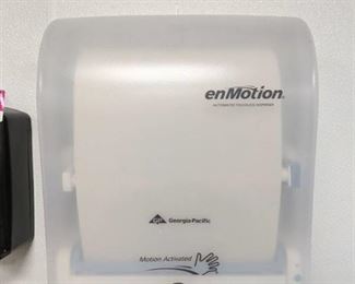 En Motion Automated Touchless Paper Towel Dispenser