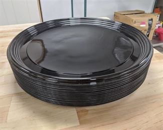 (24) 18 Inch Platter With Lids