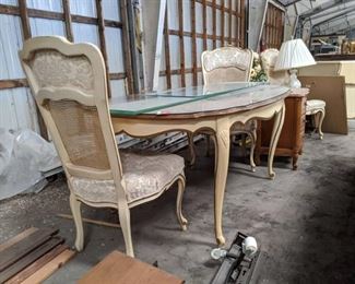 Glass Top Dining Room Table With Leaf And Six Chairs