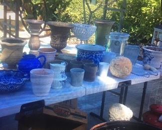 Vases, indoor and outdoor, baskets etc. 