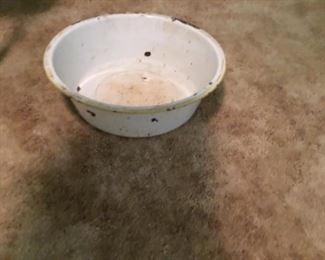Enamelware pan
