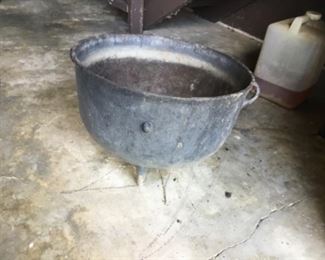 20 inch cast iron cauldron