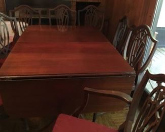 Duncan Phyfe mahogany table with 8 chairs
