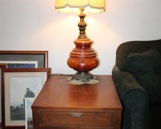 SIDE TABLE, LAMP