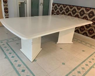 https://connect.invaluable.com/randr/auction-lot/retro-white-diningroom-table_0BC4DFC97A