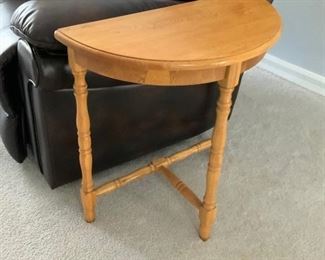 https://connect.invaluable.com/randr/auction-lot/small-halfmoon-hall-table_DF841D8A85