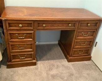 https://connect.invaluable.com/randr/auction-lot/wooden-locking-desk-includes-files-key_D03427983F